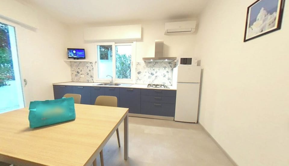 Apartment, 2 Bedrooms, Terrace | Dining room