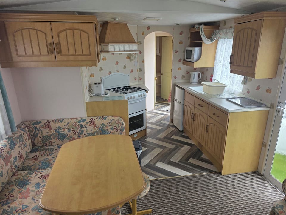 Cottage | Private kitchen | Cookware/dishes/utensils