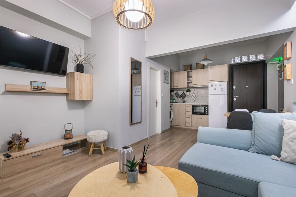 Apartment, 2 Bedrooms, Kitchen, City View | Living area | Smart TV, Netflix, streaming services