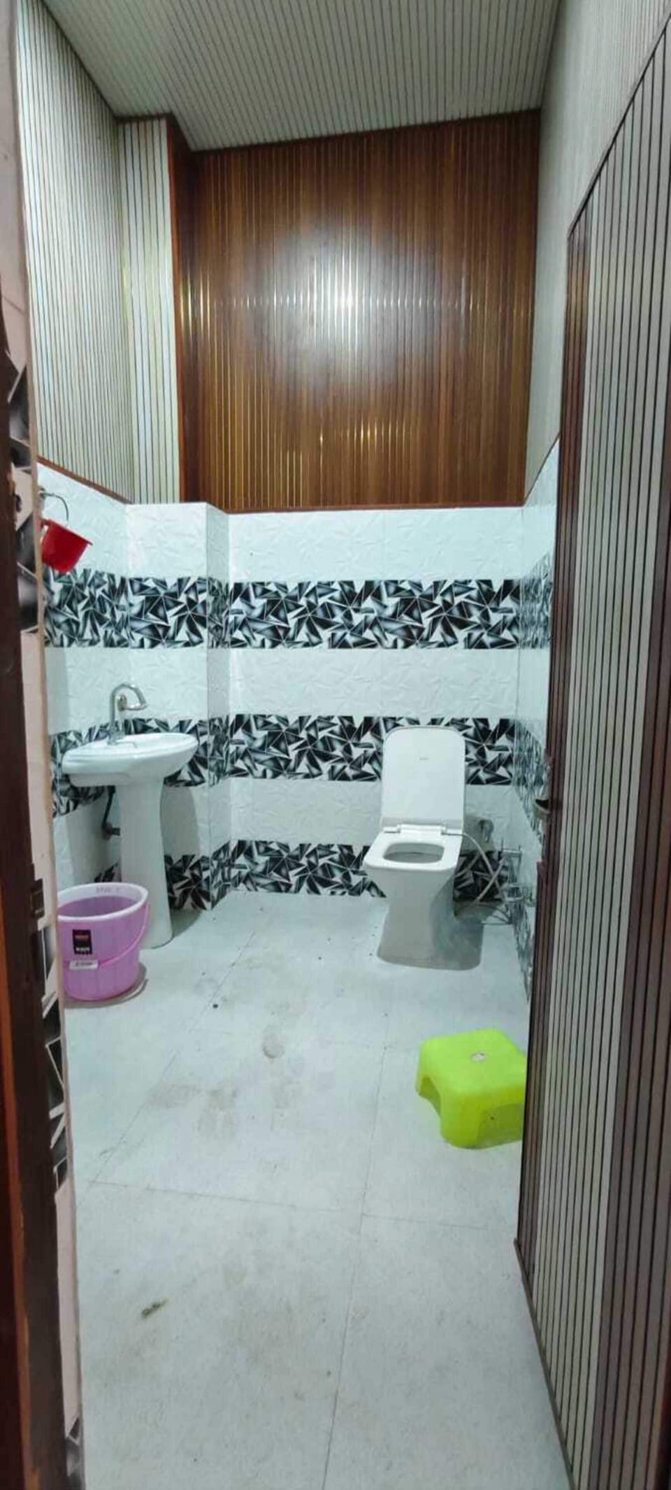 Shower, soap, shampoo