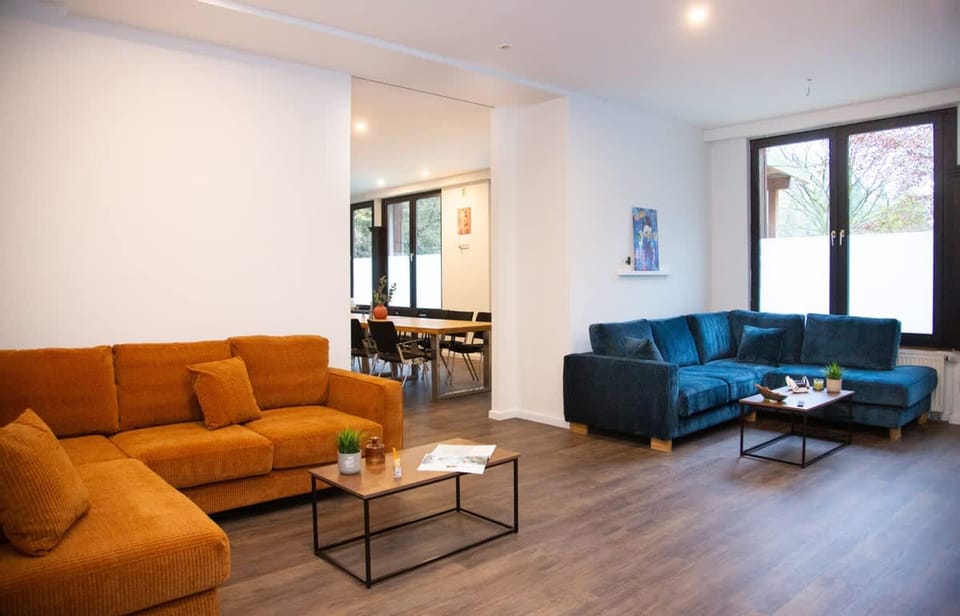 House | 6 bedrooms, high-speed internet