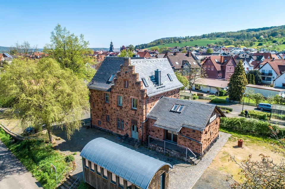 House | 5 bedrooms, high-speed internet