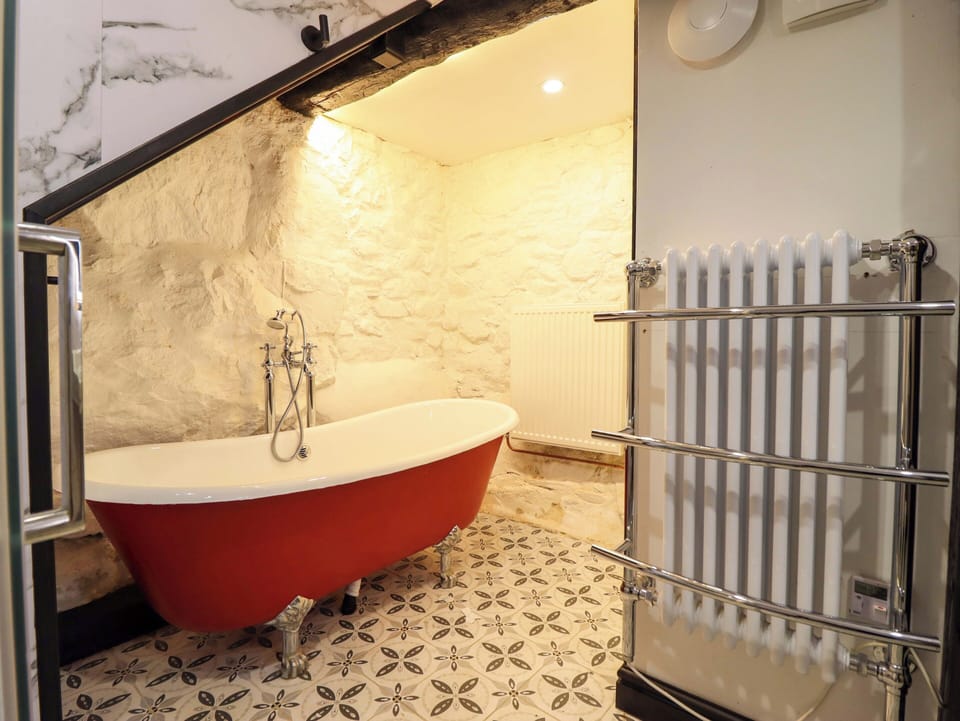 The Lodge House at Rhiw Goch Inn Cottage in Trawsfynydd