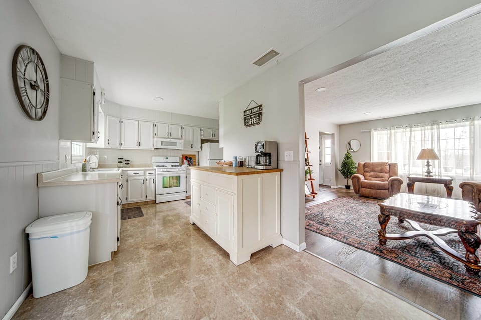 House (3 Bedrooms) | Interior