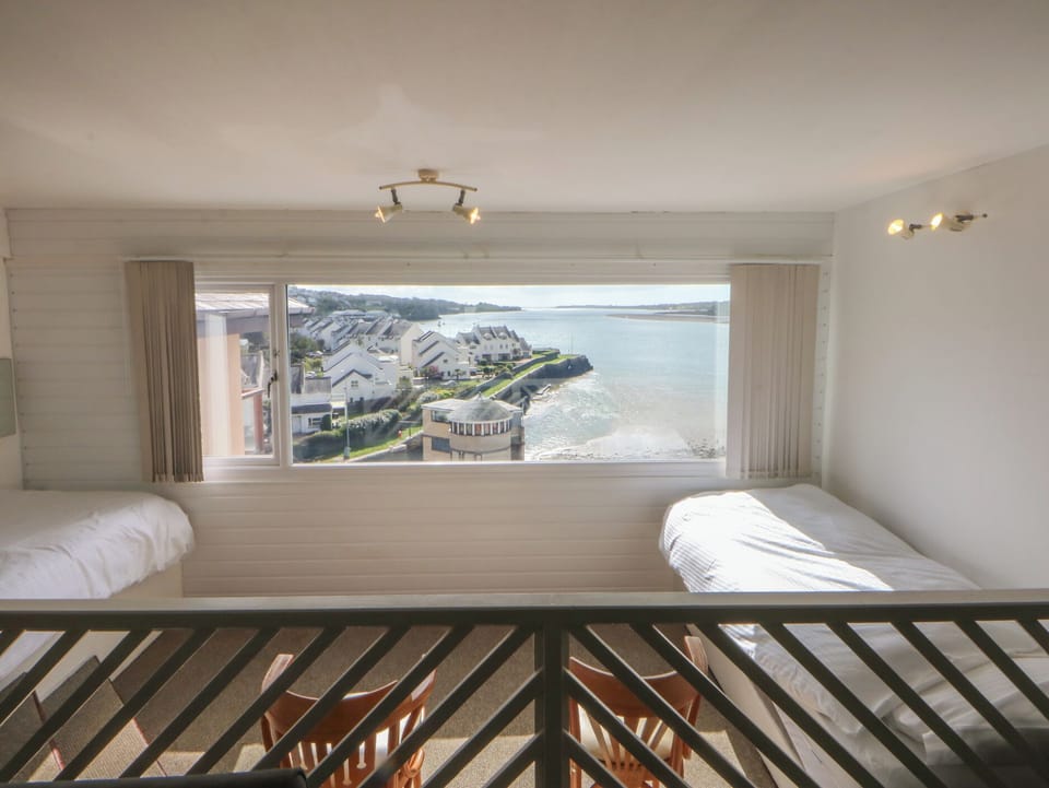 Seaview Apartment 5 Cottage in Llanddaniel Fab