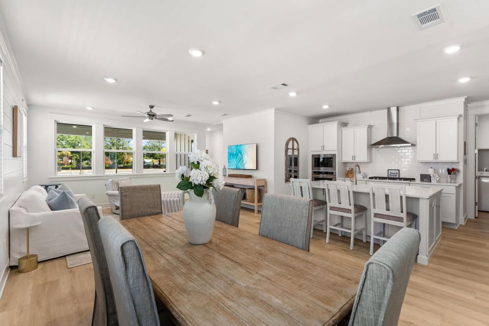 House, 5 Bedrooms, Resort View | In-room dining