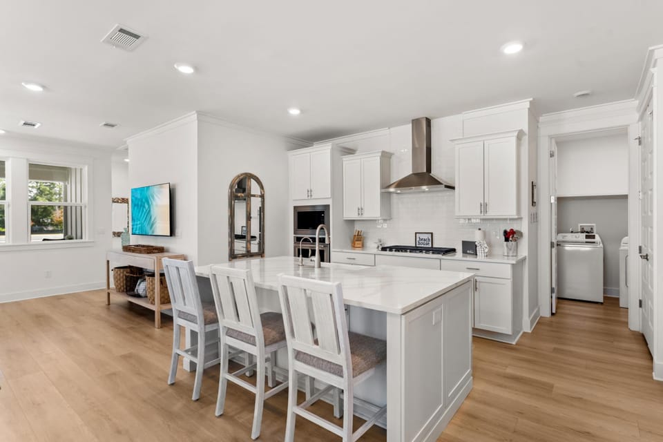 House, 5 Bedrooms, Resort View | Private kitchen | Full-size fridge, microwave, oven, stovetop