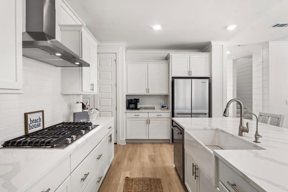 House, 5 Bedrooms, Resort View | Private kitchen | Full-size fridge, microwave, oven, stovetop