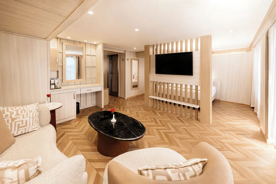 Royal Suite | Egyptian cotton sheets, premium bedding, minibar, individually decorated