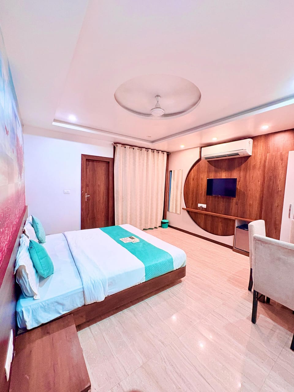 Deluxe Double Room, City View