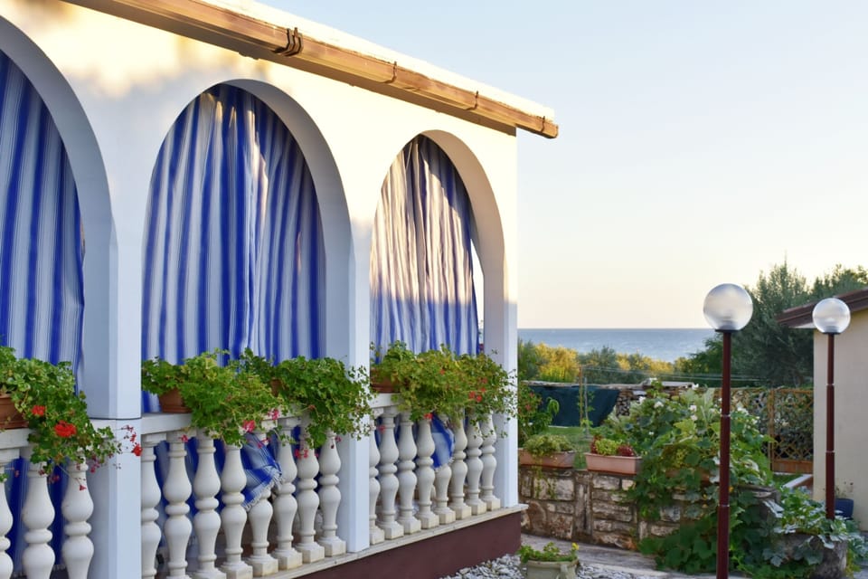 Apartment, 1 Bedroom, Smoking, Patio | Balcony