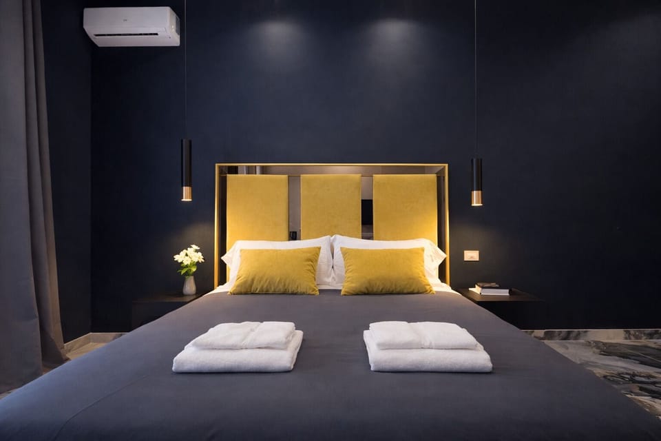 Camera Deluxe con vasca Freestanding | In-room safe, laptop workspace, blackout drapes, soundproofing