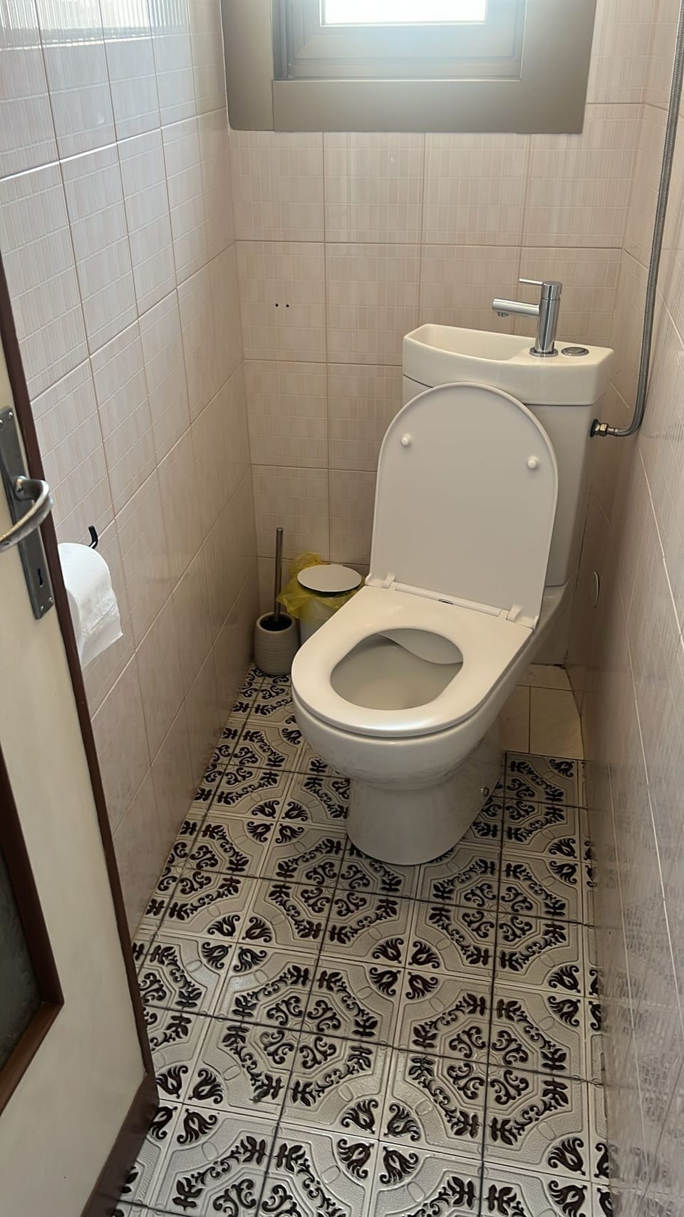 Classic Apartment, Balcony | Bathroom
