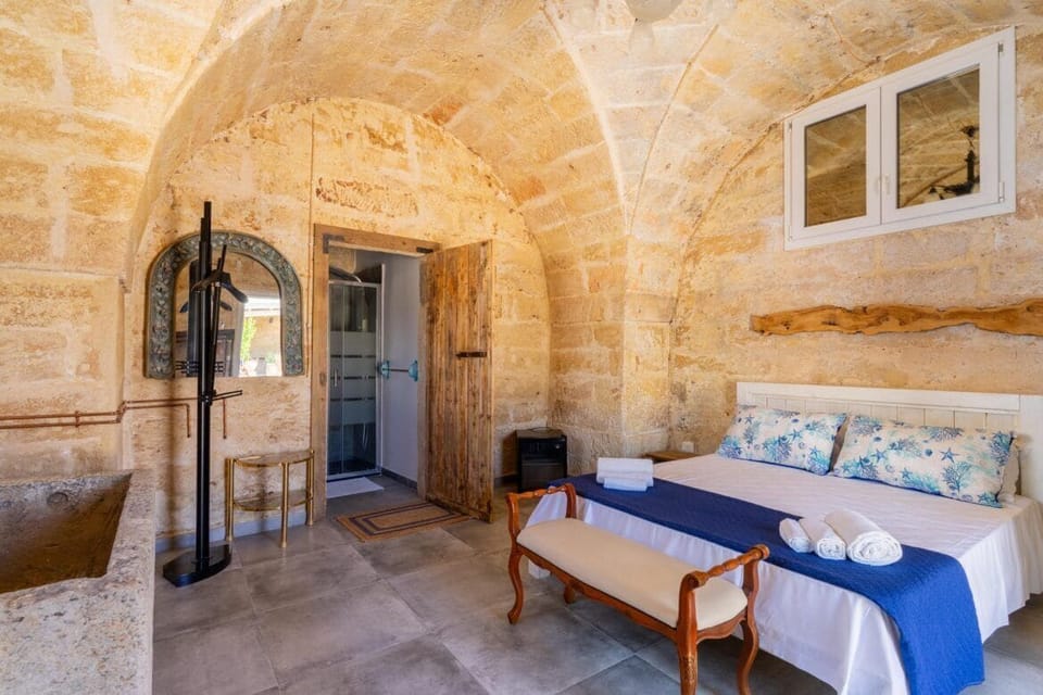 Villa, Pool View | In-room safe