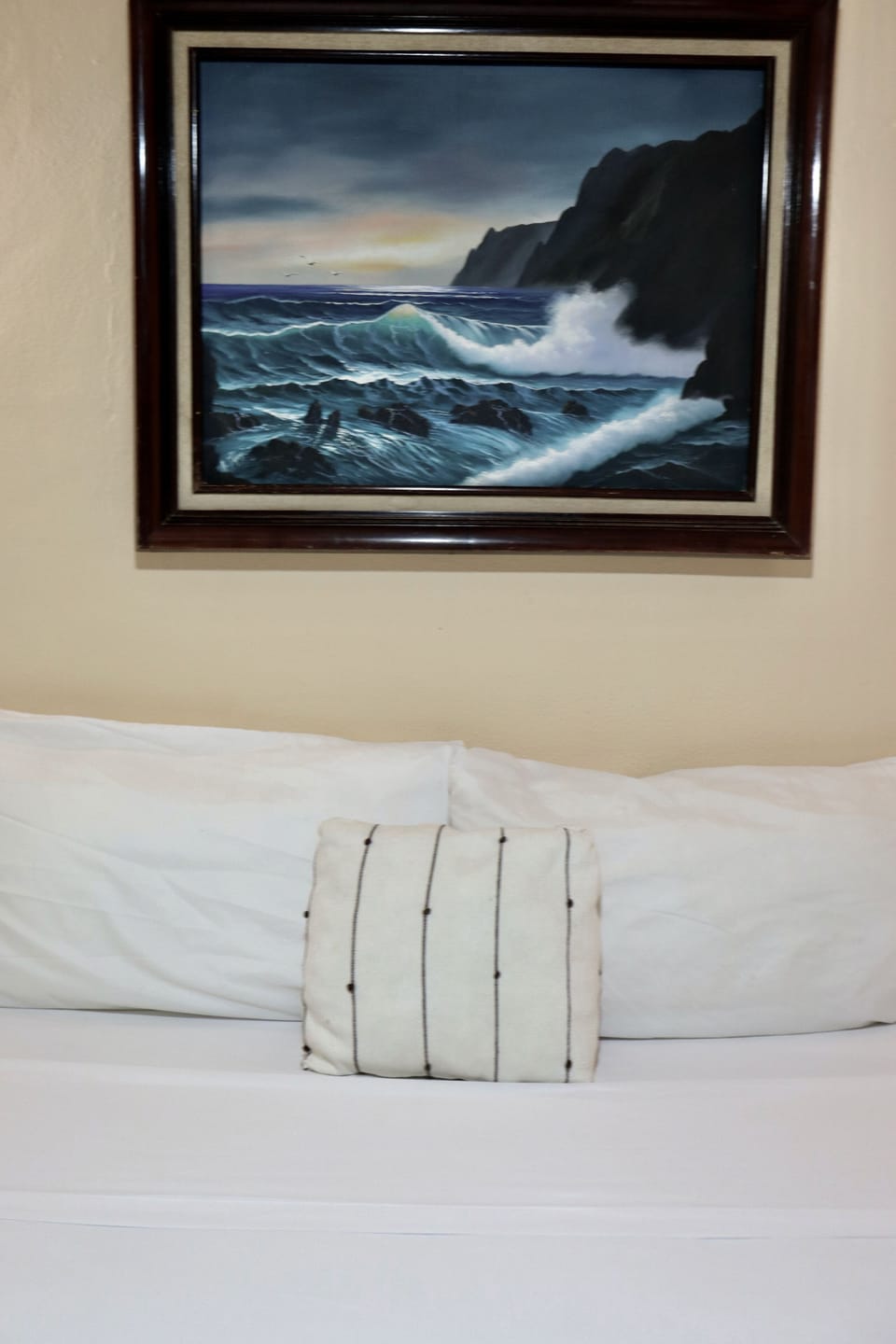 Deluxe Room | WiFi (free), bed sheets
