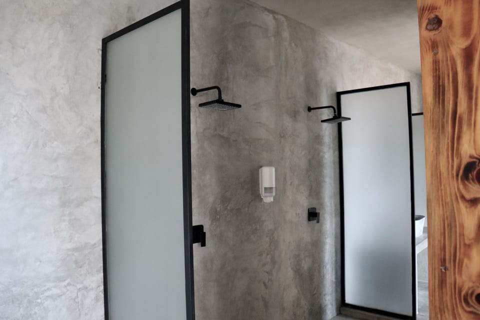Superior Suite | Bathroom | Separate tub and shower, towels, soap, shampoo