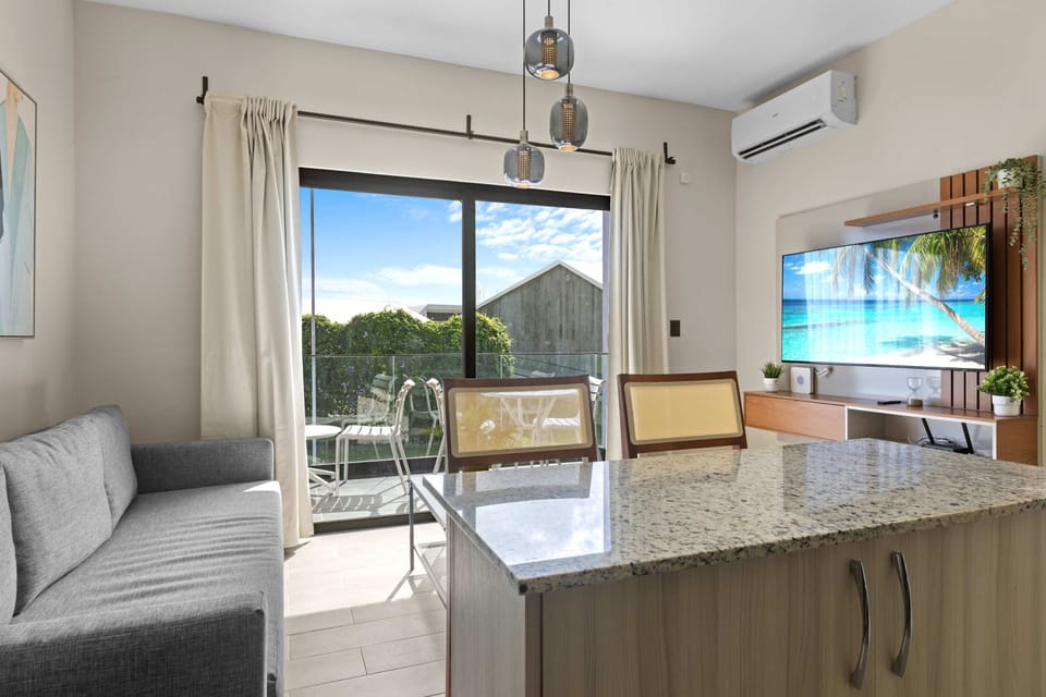 Apartment, 1 Queen Bed with Sofa bed, Pool Access, City View (Panorama G1-211) | Living area