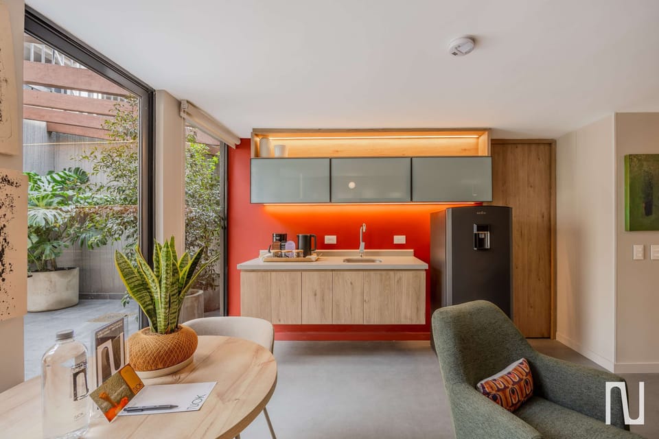 Apartment, 1 Queen Bed, Patio, City View (Gardens B102) | Interior