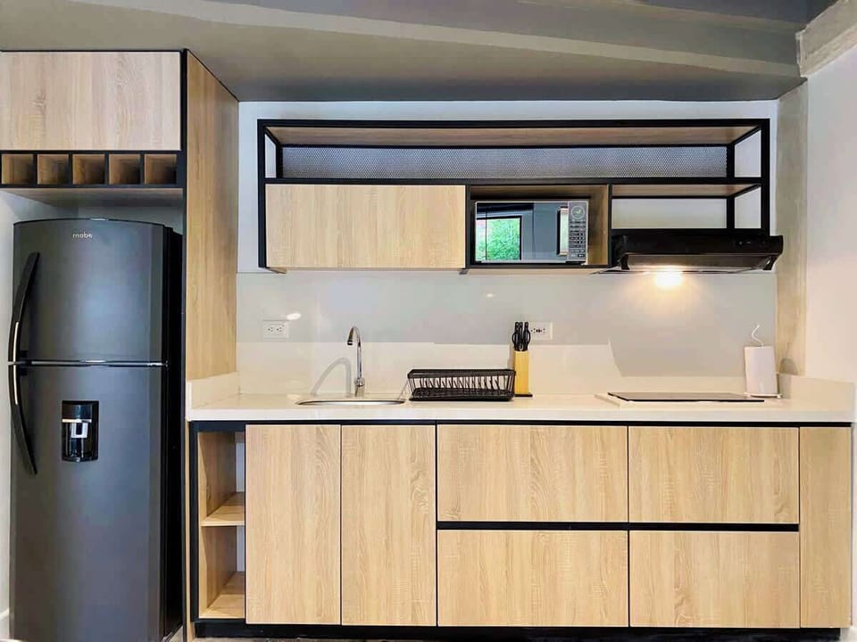 Apartment, 1 Queen Bed, Patio, City View (Mambe 202) | Private kitchen