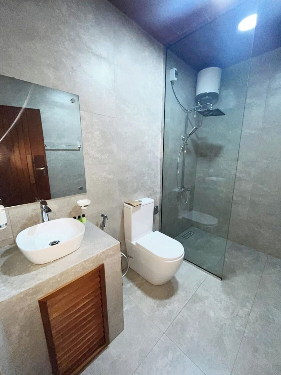 Deluxe Triple Room, Balcony, Mountain View | Bathroom | Shower, towels, soap, shampoo