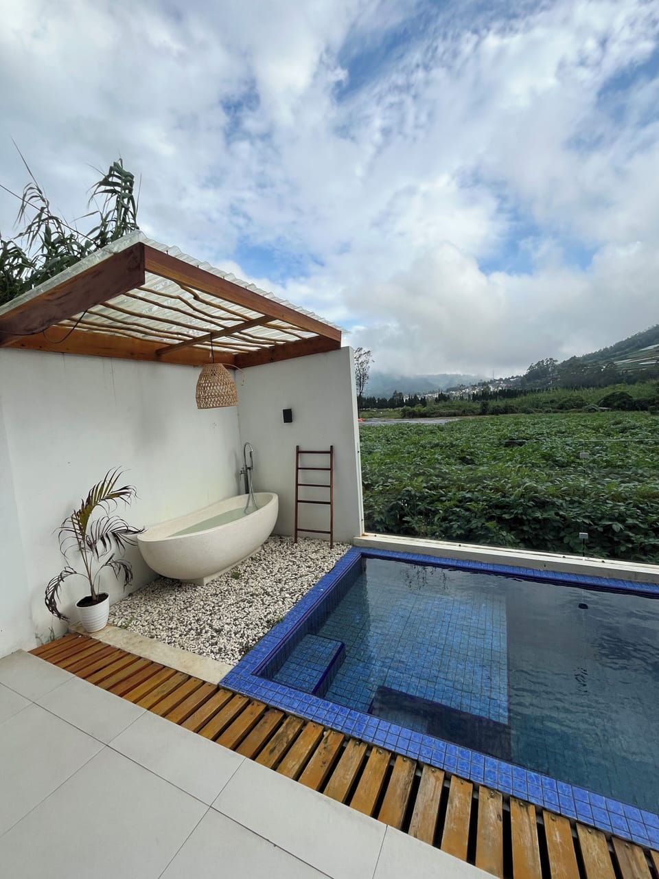 3 outdoor pools