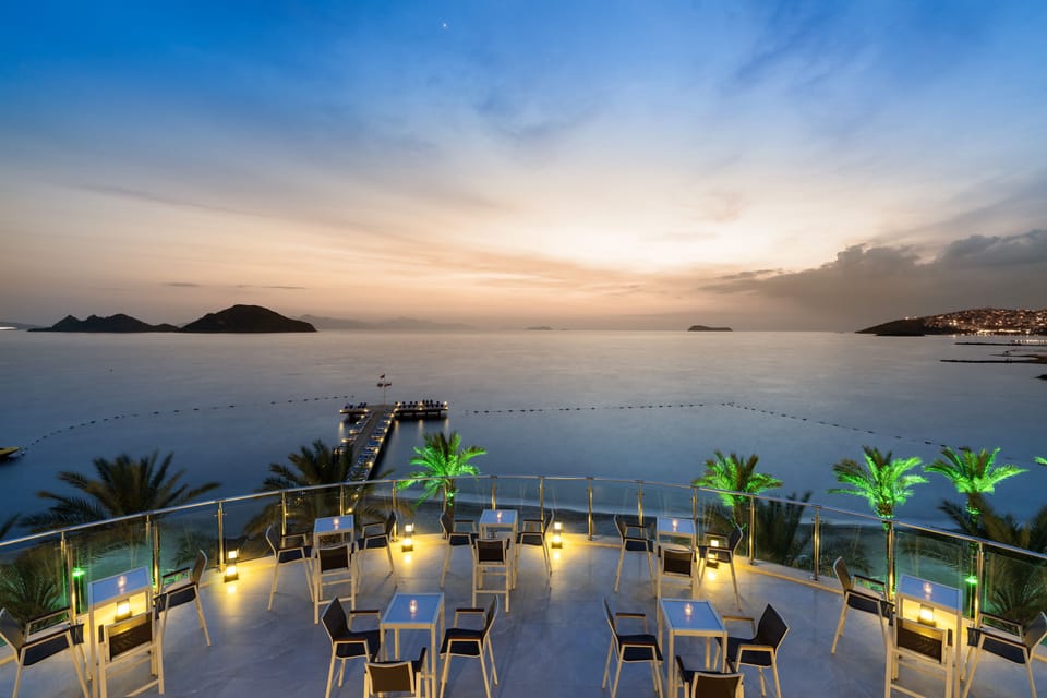 3 bars/lounges, poolside bar, beach bar