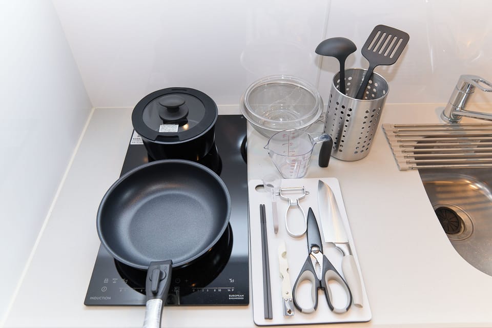 Fridge, microwave, stovetop, electric kettle