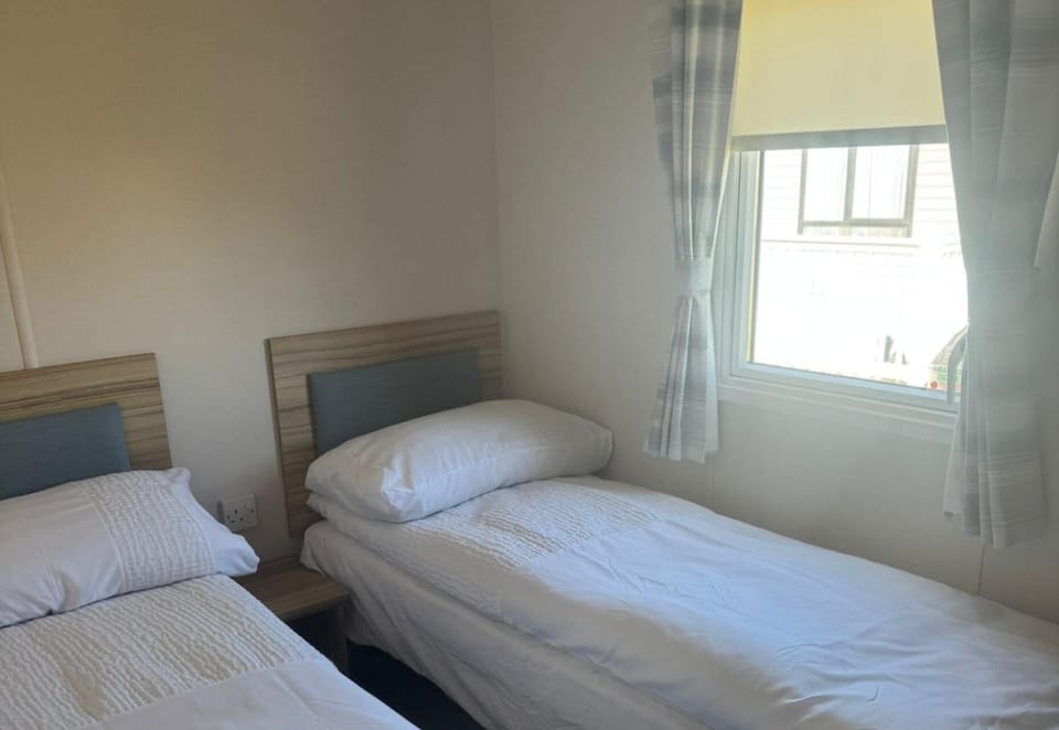 3 bedrooms, WiFi (free), bed sheets