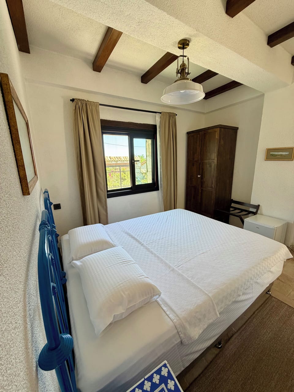 Deluxe Suite | Egyptian cotton sheets, premium bedding, blackout drapes, soundproofing