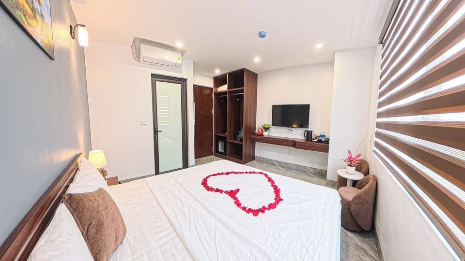 Premium bedding, down comforters, memory foam beds, minibar
