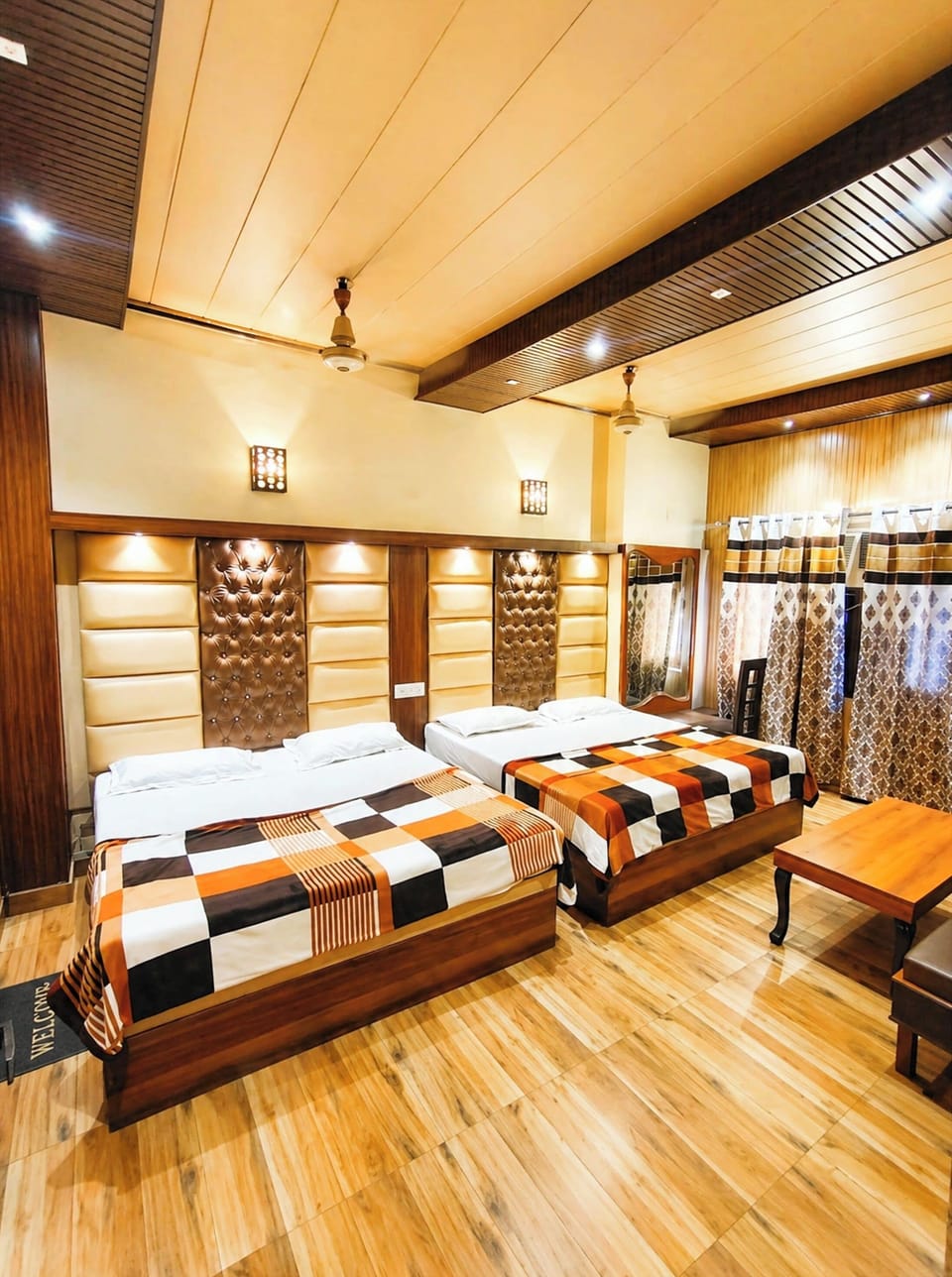 Deluxe Quadruple Room | Hypo-allergenic bedding, desk, soundproofing, free WiFi