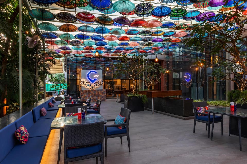 2 restaurants; breakfast, lunch, and dinner served