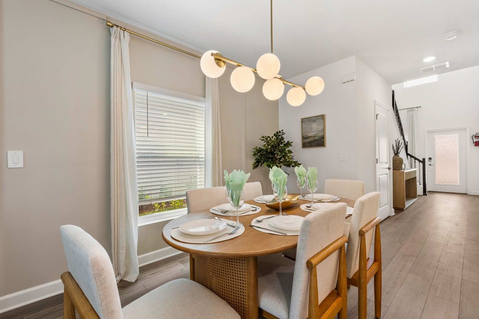 House | 5 bedrooms, high-speed internet