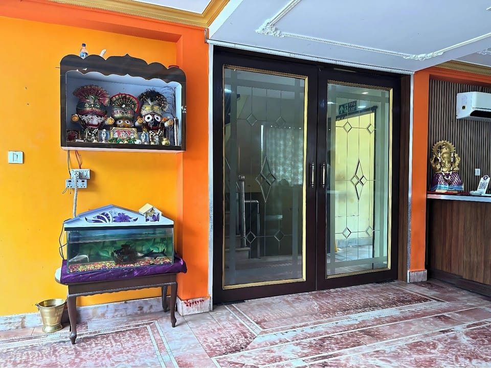 Deluxe Room | Lobby