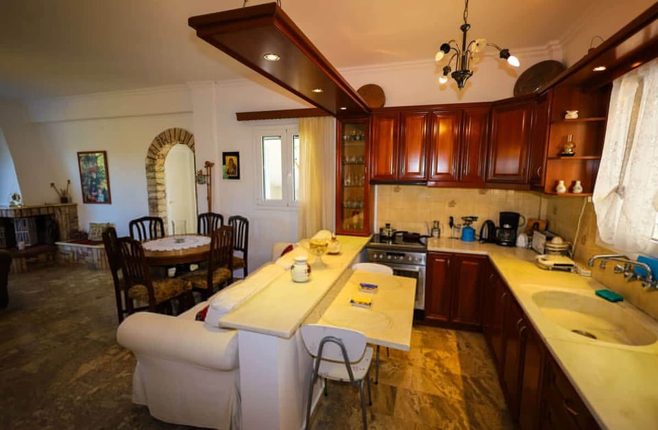 House, Smoking | 2 bedrooms, Internet