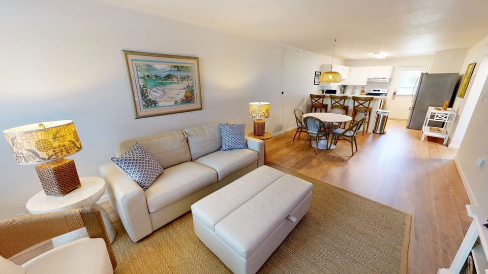 Condo, 1 Bedroom | Living area