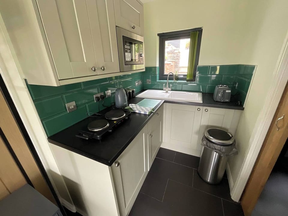 Studio, 1 Bedroom, Terrace, Mountain View | Interior