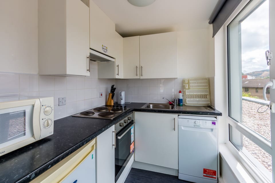 Studio (3/4 Double Bed - 120cm wide) | Private kitchenette