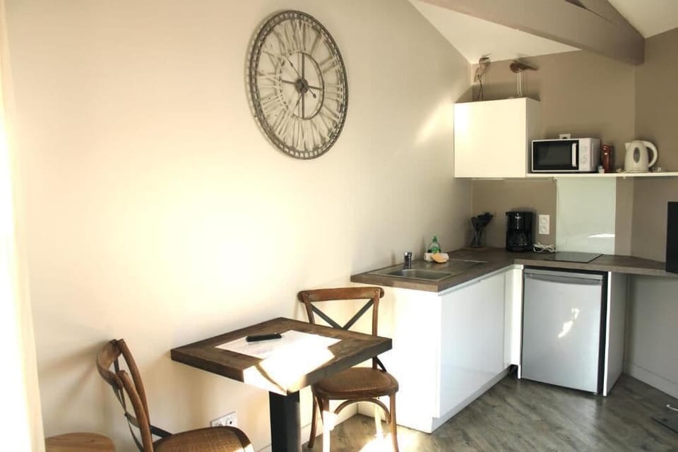 Coffee/tea maker, electric kettle, eco-friendly cleaning products