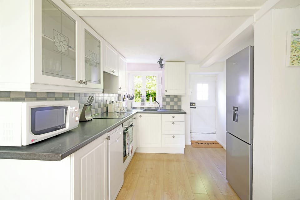 Dishwasher, cookware/dishes/utensils