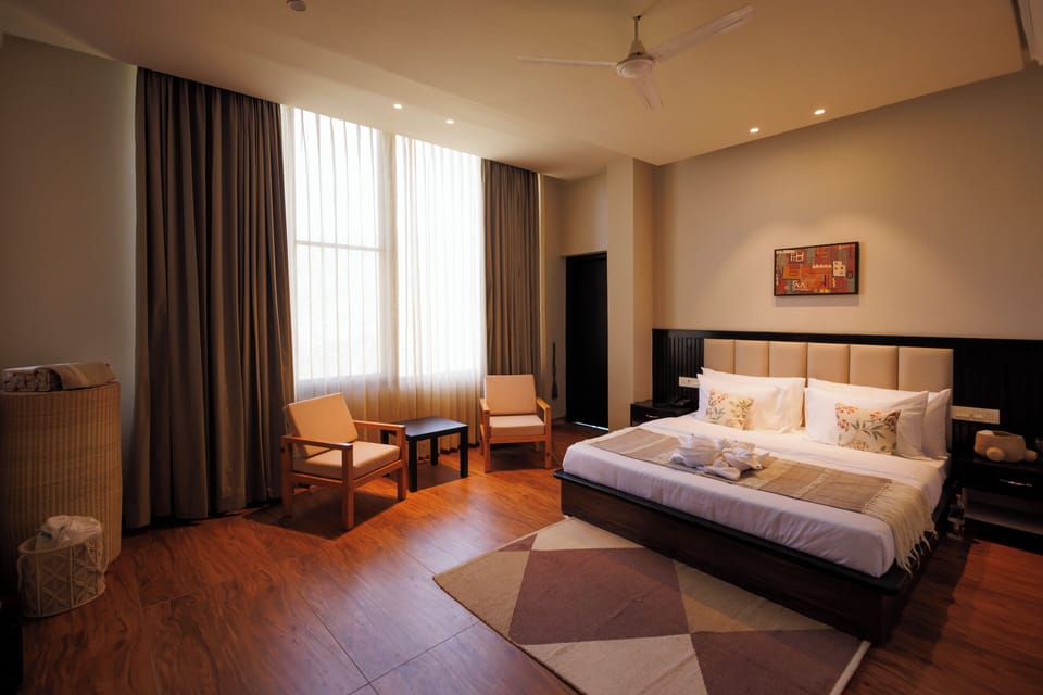 Luxury Room, Balcony, Mountain View | Desk, free WiFi