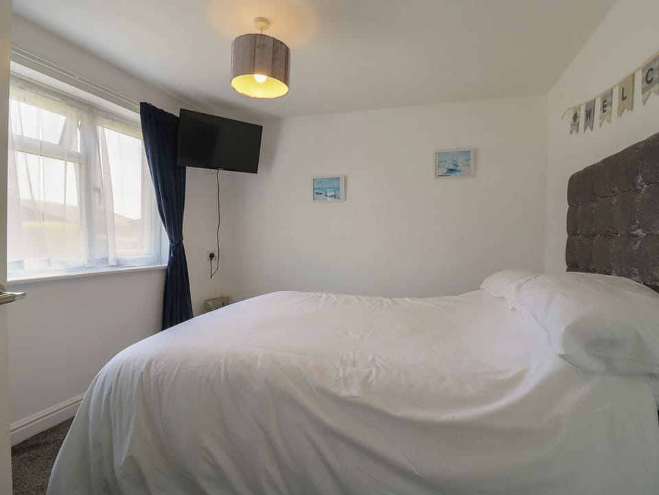 Cottage | 2 bedrooms, WiFi (free), individually decorated, individually furnished