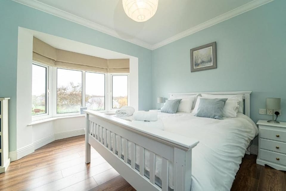 Double Room, Garden View | In-room safe, blackout drapes, iron/ironing board, free WiFi