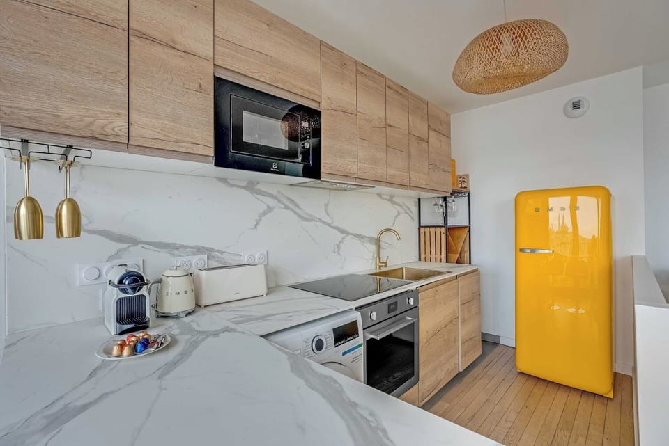 Apartment | Private kitchen | Coffee/tea maker, fridge, microwave, oven