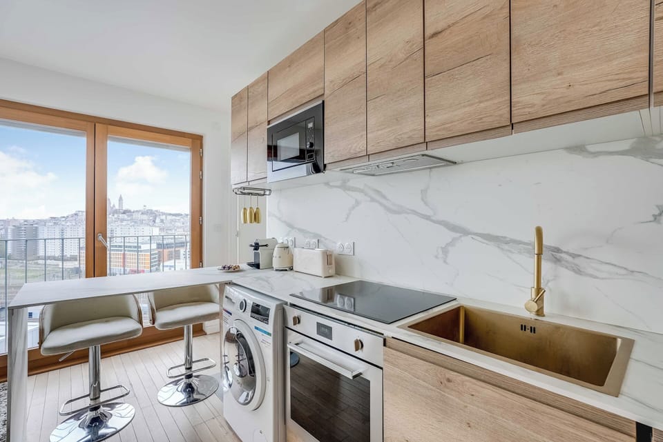 Apartment | Private kitchen | Coffee/tea maker, fridge, microwave, oven