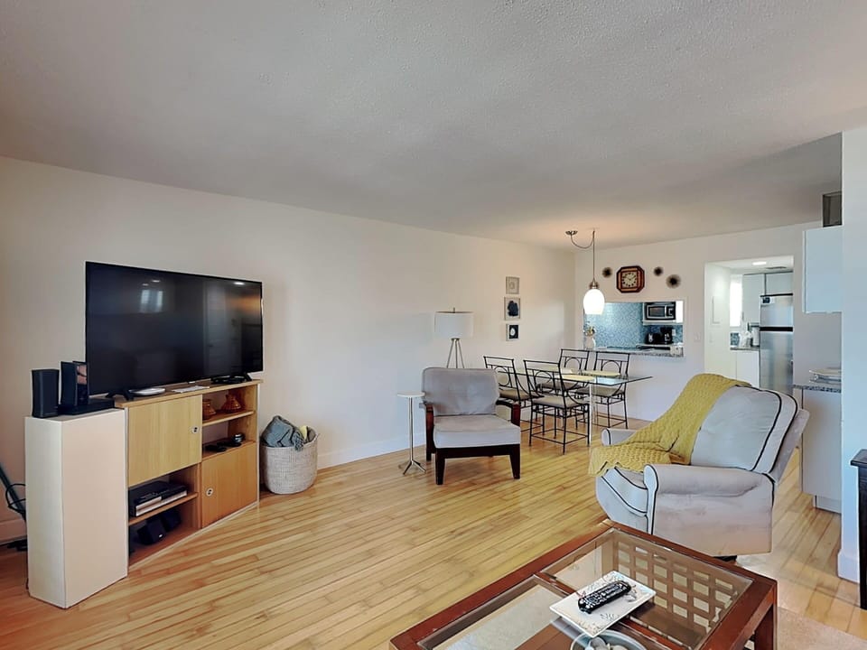 Condo (1 Bedroom) | Property amenity