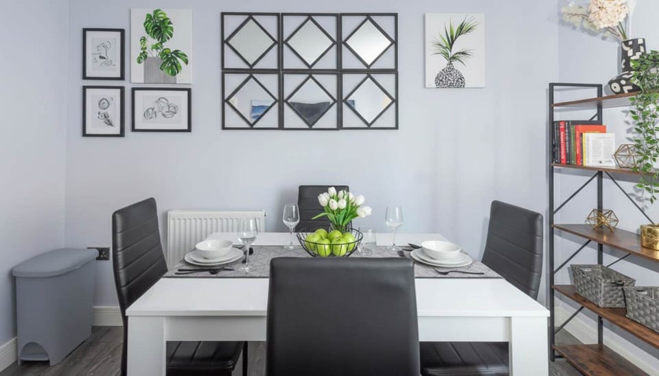 Apartment | Dining