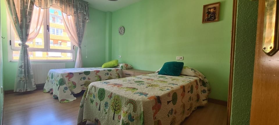 Iron/ironing board, free WiFi