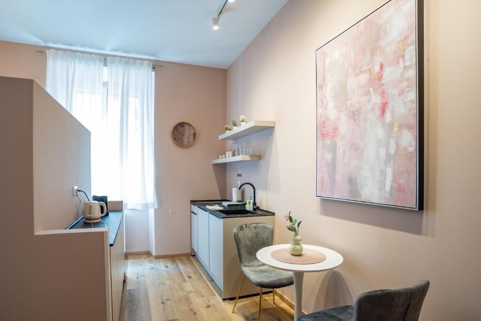 Studio, 1 Bedroom | Interior