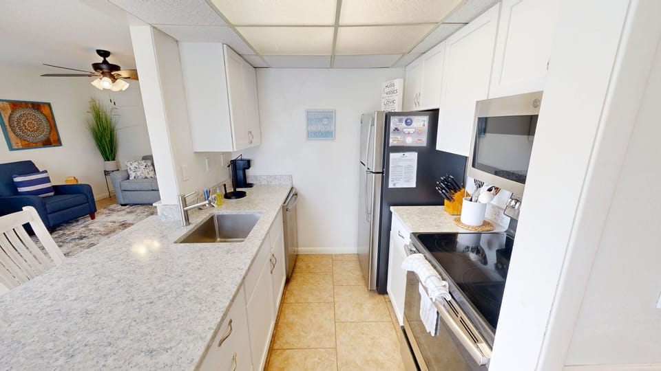 Condo, 1 Bedroom | Private kitchen | Coffee/tea maker, fridge, oven, toaster